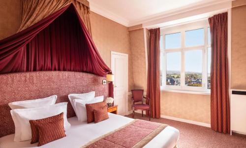 Hôtel Barrière Le Royal Deauville - photo 2